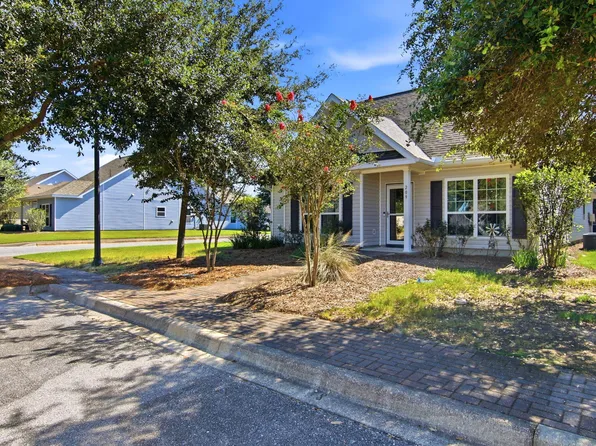 209 Nelly St, Freeport, FL 32439