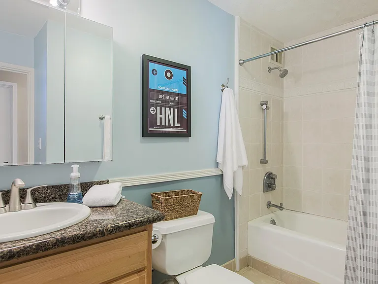 3151 Monsarrat Ave #403 — Photo 9