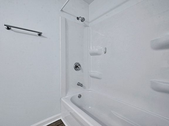 5th image of 1240 Stratford Rd #1330