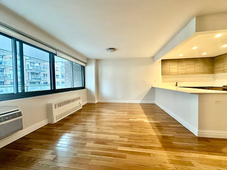 160 W 97th St #11D — Photo 3