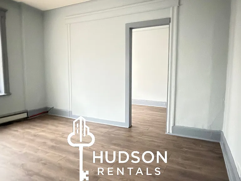 170 Garfield Ave #4 — Photo 3