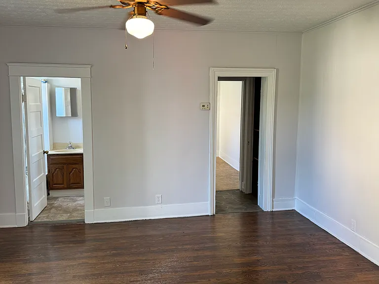 1011 Ford Pl — Photo 2