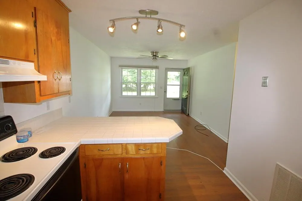 2 bed, 778 sqft, $1,275 — Photo 4