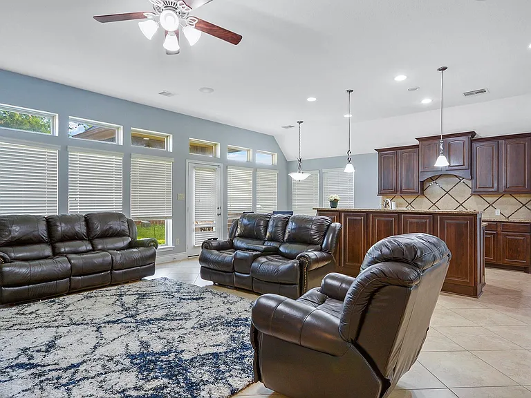 27815 Colonial Point Dr — Photo 18