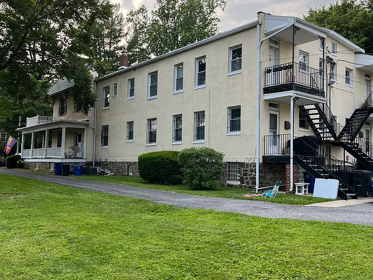 4101 Roland Ave #2F — Photo 4