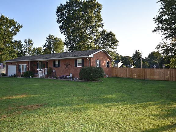 2nd image of 124 Kingsway Dr