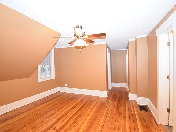 4th image of 229 2nd Ave S #2