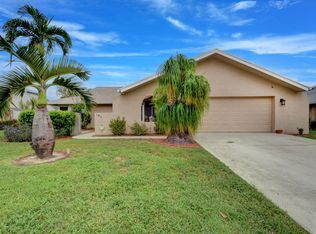 193 Parkwood Dr, Royal Palm Beach, FL 33411