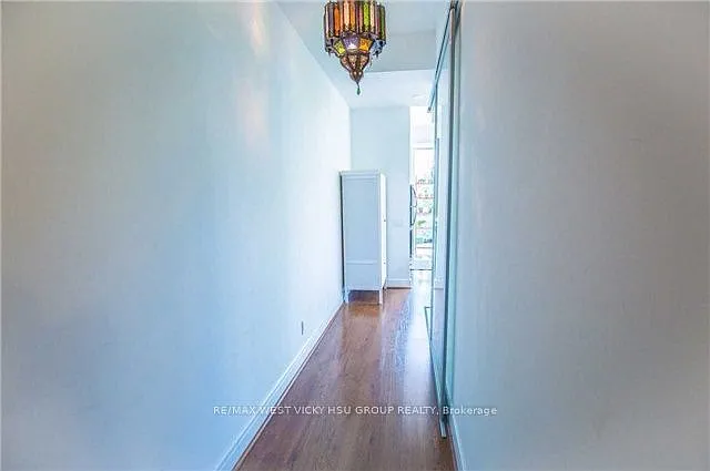 112 George St #S529 — Photo 16