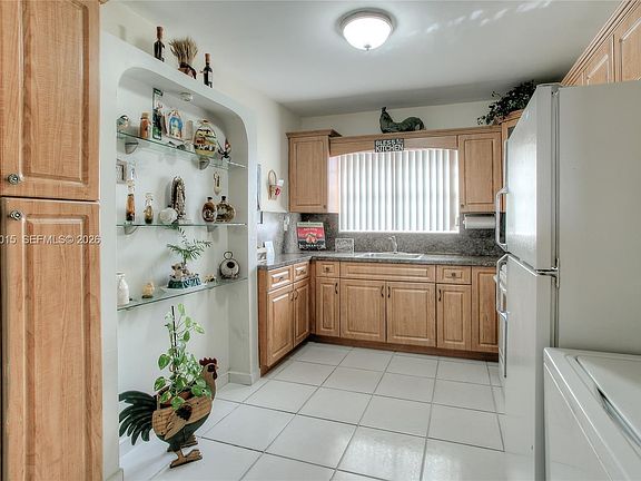5th image of 1675 W 72nd St