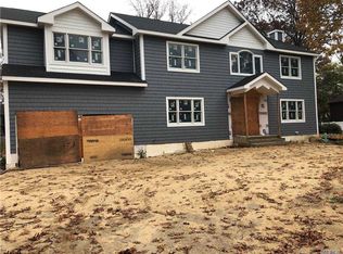 575 Elwood Rd, East Northport, NY 11731