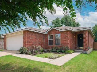 1216 Golden Sand Dr, Denton, TX 76210