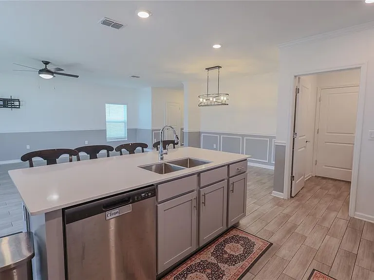 1821 Heart Lake Dr — Photo 9