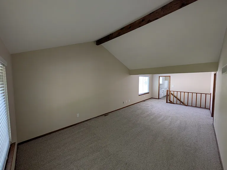 22A NW Lakeview Blvd — Photo 2