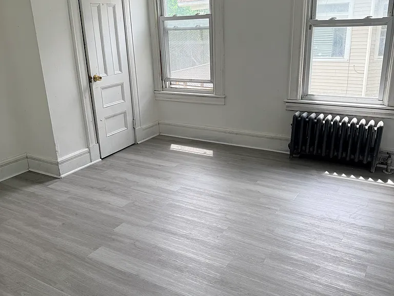 26 Huntington St #2 — Photo 5