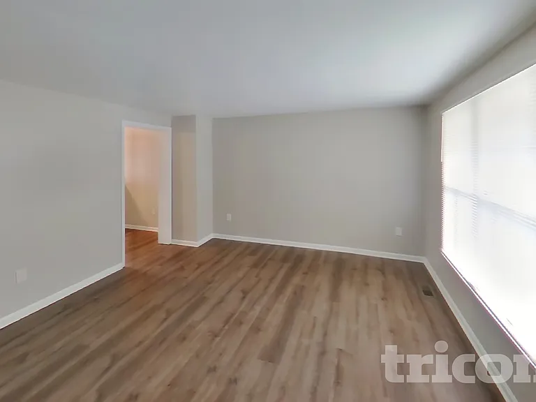 13 Craftsman Ct — Photo 3