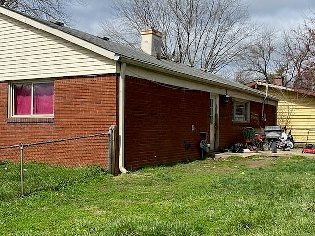 2nd image of 3331 N Falcon Dr
