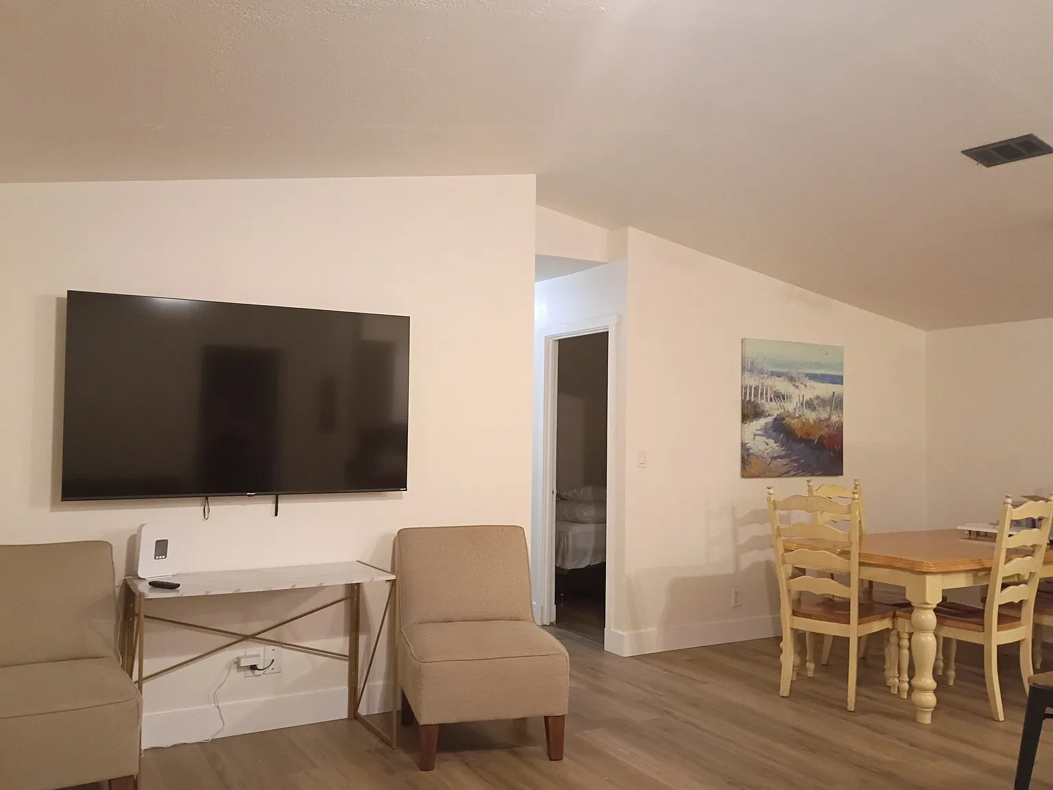 3 bed, 1152 sqft, $1,600 — Photo 3