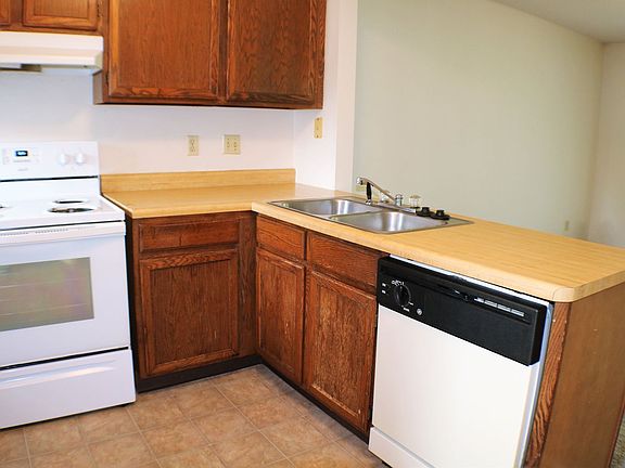 5th image of 714 Westwinds Dr APT 2