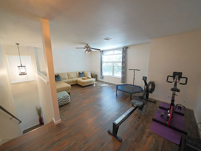 136 Earhart Ln — Photo 28