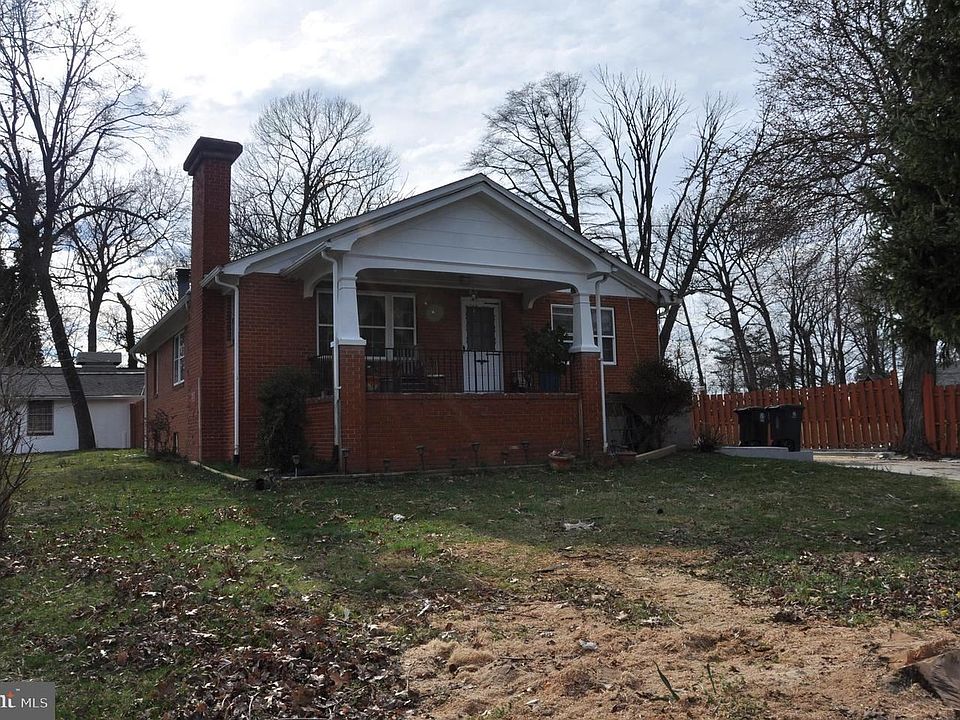 2nd image of 5608 Lanham Station Rd