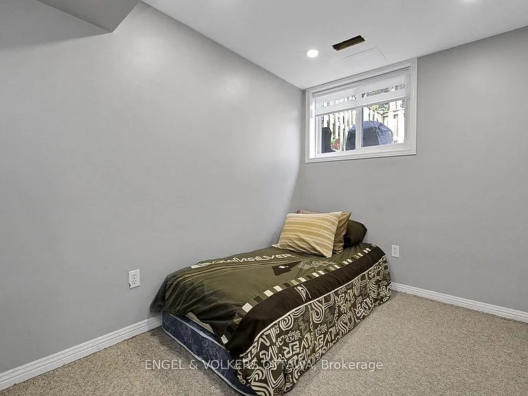 76 McDermot Ct #22 — Photo 24