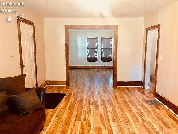4th image of 1309 White Ave