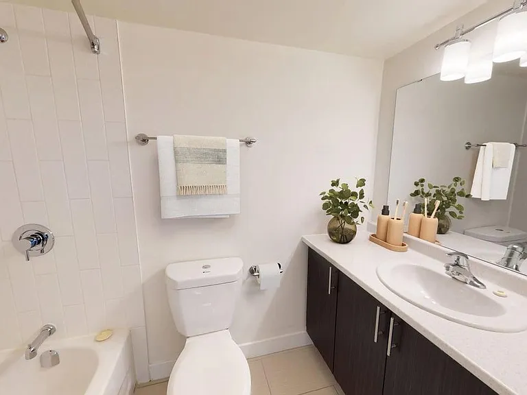 2470 Southvale Cres — Photo 78