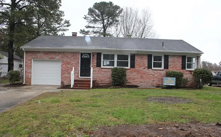 217 Hubbard Ln — Photo 1