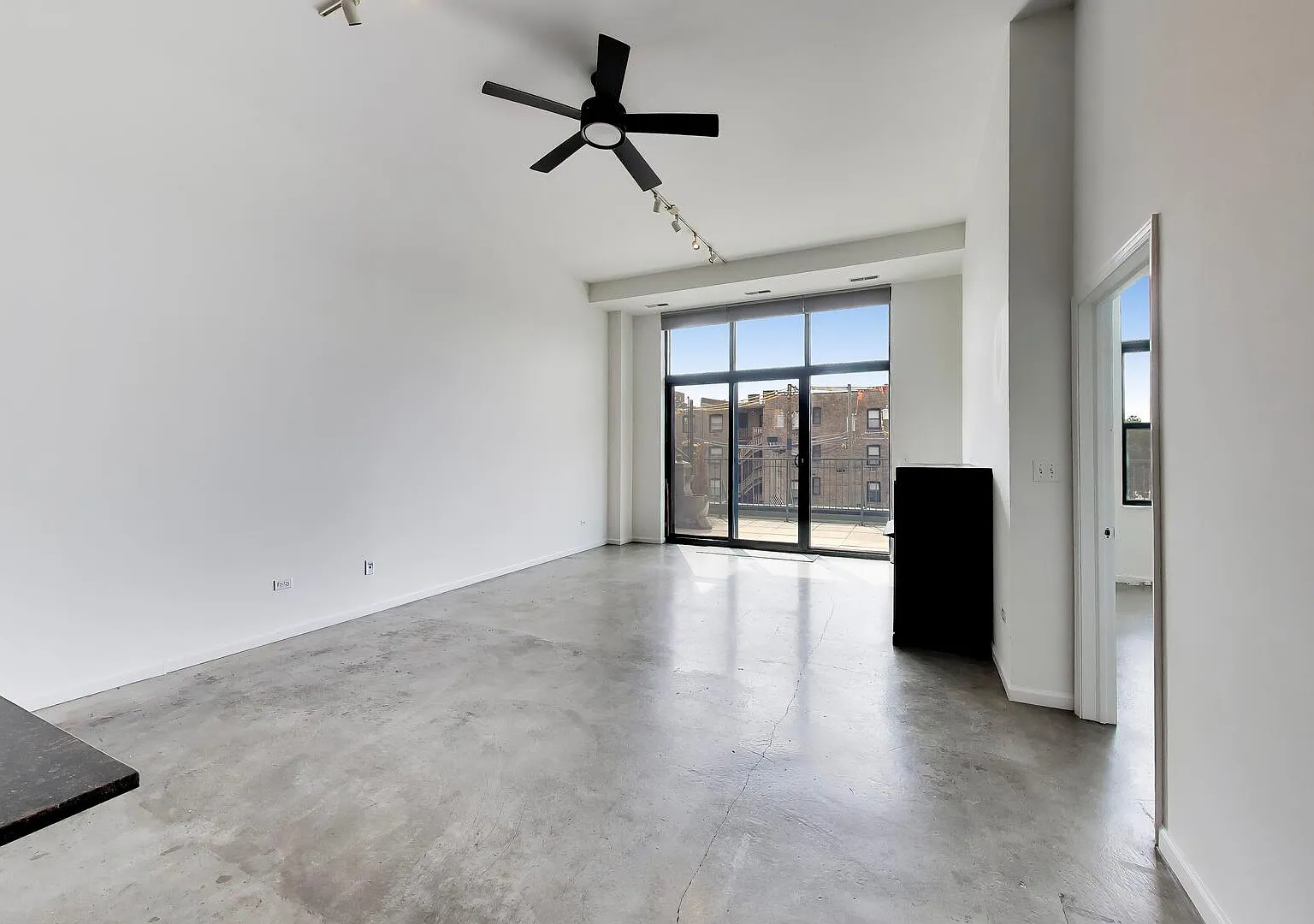 2 bed, 1300 sqft, $4,000 — Photo 4