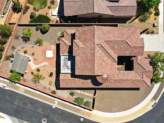 3rd image of 612 Sierra Verde Way NE