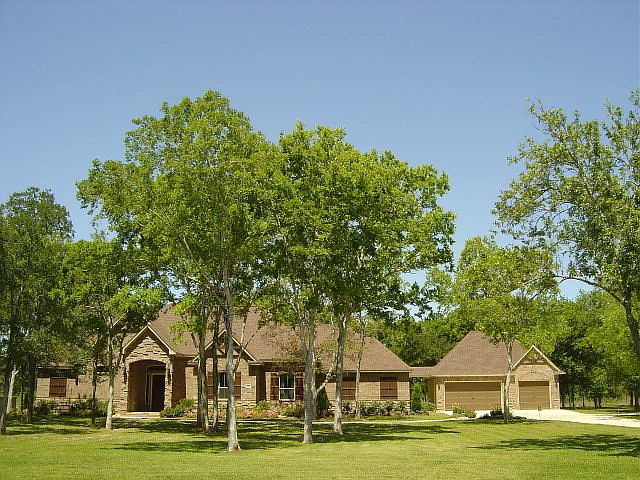 1st image of 2918 Oakwood Shores Dr