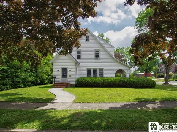 202 Arlington Ave, Jamestown, NY 14701