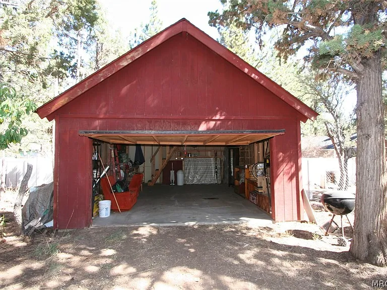 457 Cedar Ln — Photo 18