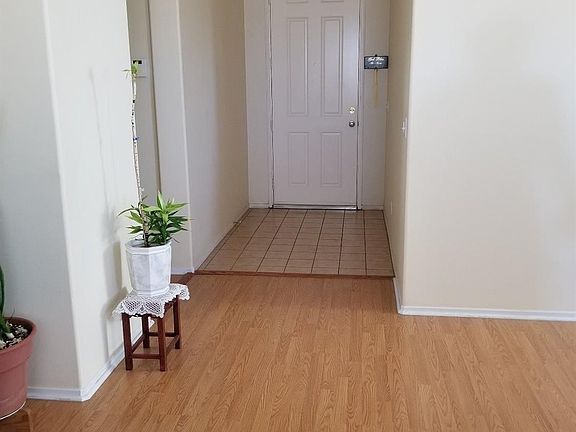3rd image of 15576 Red Oak Way