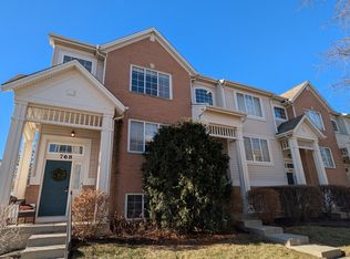 768 Hanbury Dr #1, Des Plaines, IL 60016