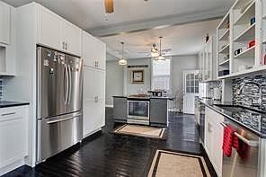 2nd image of 3425 Magnolia St #27