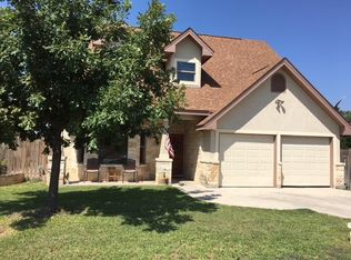 1 Rio Seco Dr, Uvalde, TX 78801