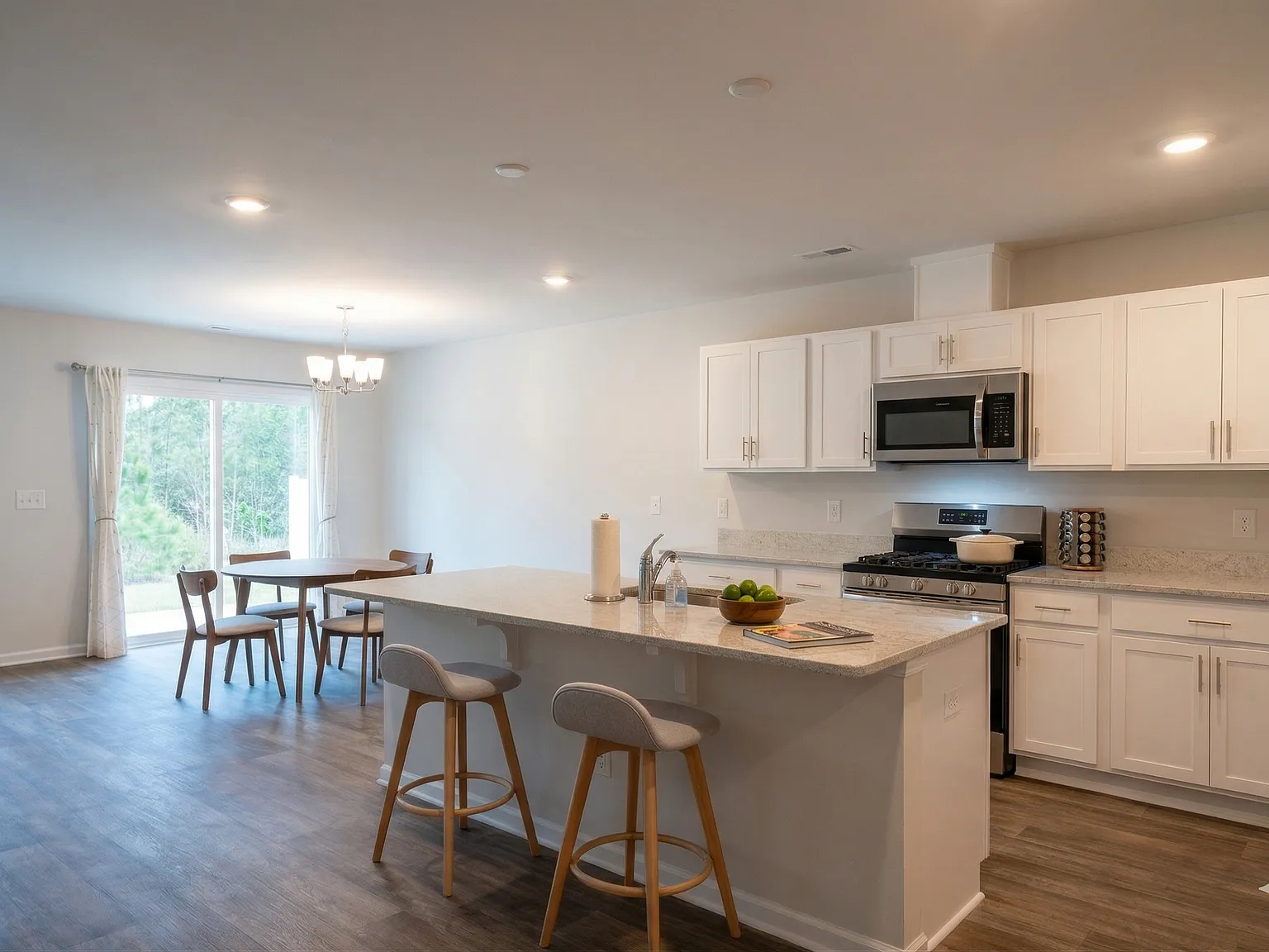 4 bed, 1842 sqft, $2,000 — Photo 3
