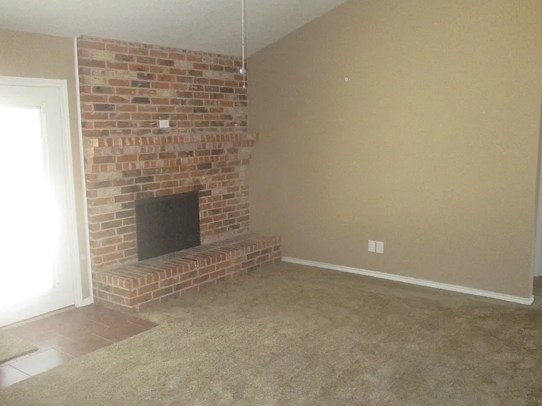 6605 Kitty Dr — Photo 3