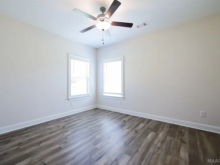 1270 Charleston Dr — Photo 21