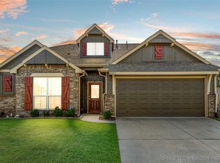 11003 N 117th Pl E, Owasso, OK 74055