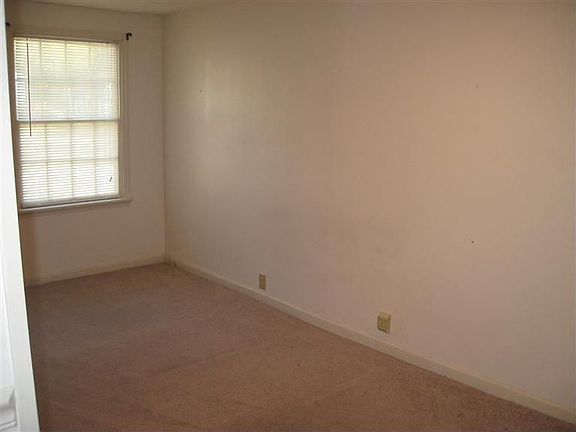 4th image of 107 Brookview Dr