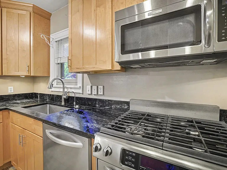 2040 S Ogden St — Photo 8