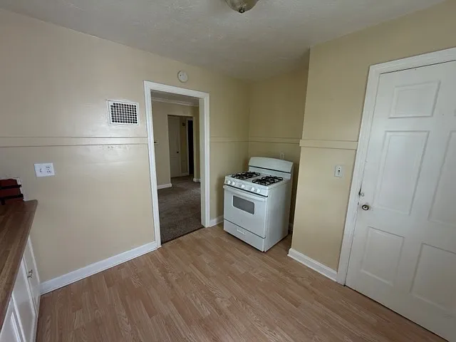 2411 North Dechman Avenue — Photo 2