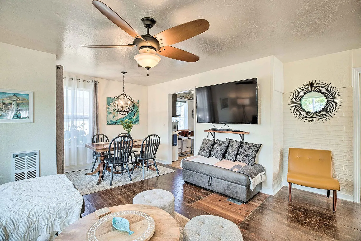 2 bed, 1.0 bath, 839 sqft, $3,097 — Photo 3