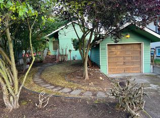 8720 18th Ave NW, Seattle, WA 98117