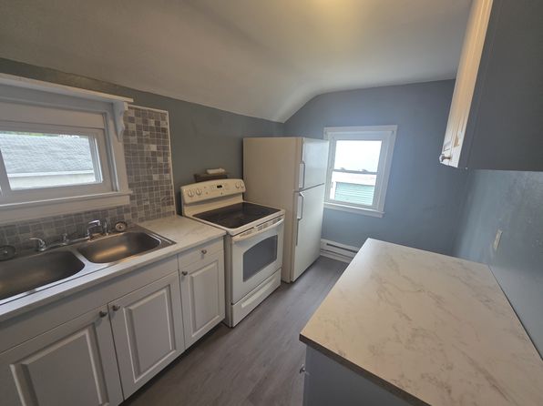 2 810 1/2 York St
