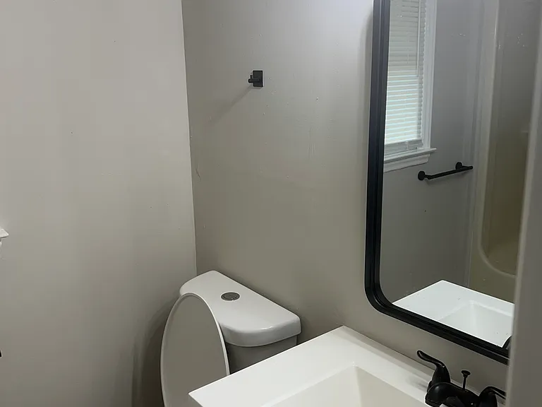 2415 Tucker St — Photo 4