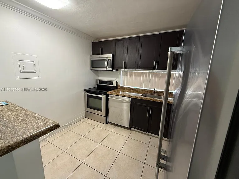 16909 N Bay Rd #720 — Photo 29